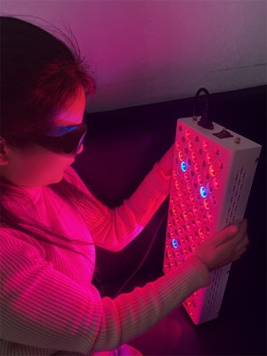 comprar 600W Red Light Therapy Panel with 120 LEDs 8 Wavelengths for Pain Relief fabricación en línea